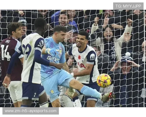 托特纳姆热刺—孙兴慜高速插上头球得分